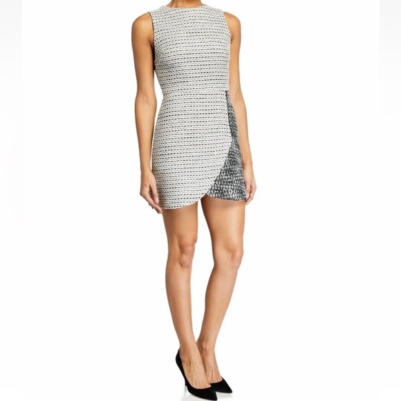 NWT Alice + Olivia Sally Side Zip Boucle Tweed Mini Dress 10 Boucle $440 - Picture 2 of 16